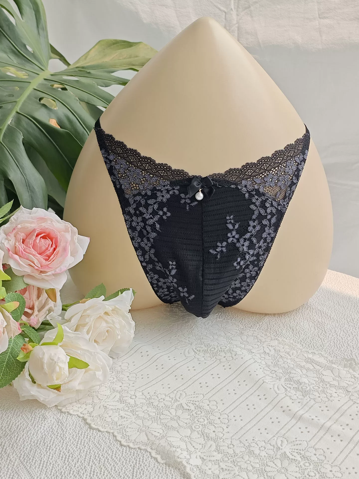 Embroidery Embellishments - Мужские трусы-брифы из черного кружева с