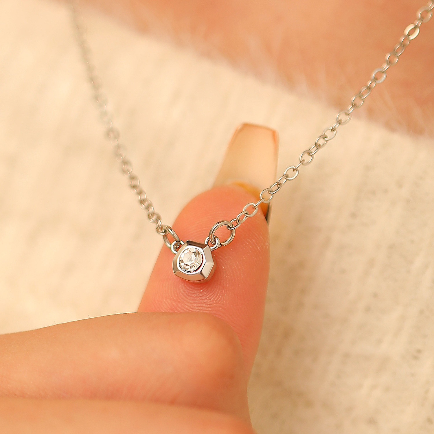 Простое модное ожерелье с мале – обзор и цена Pearl Trim Chain